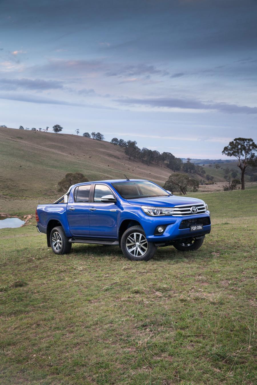  Toyota Hilux SR5 Double Cab 4x4 2015 года  (AU) (фото 5 из 18)